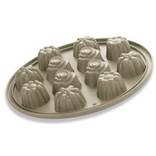 Pampered Chef Silicone Floral Cupcake Pan